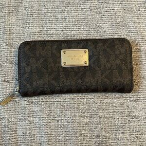 Michael Kors Long Wallet